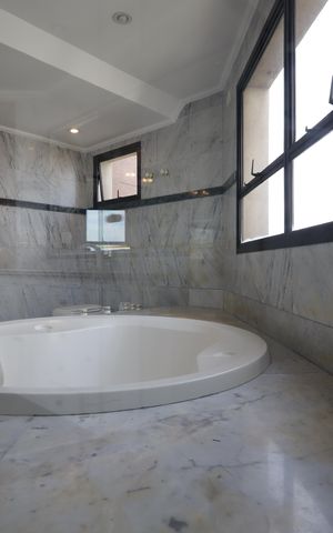Apartamento para alugar com 637m², 4 quartos e 4 vagasBanheiro da Suíte