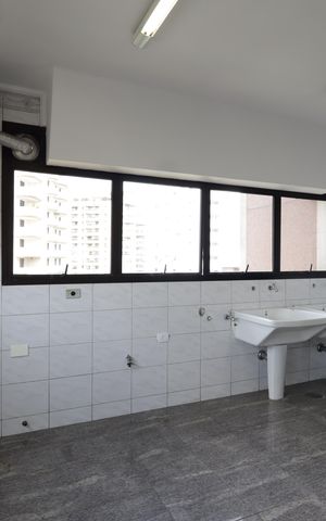 Apartamento para alugar com 637m², 4 quartos e 4 vagasÁrea de Serviço