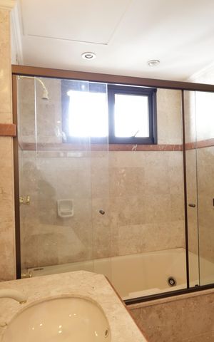 Apartamento para alugar com 637m², 4 quartos e 4 vagasBanheiro da Suíte 1