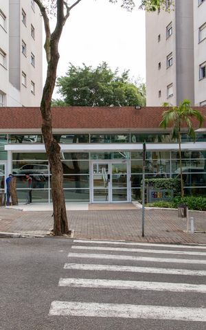 Apartamento à venda com 65m², 2 quartos e 1 vagaFachada e portaria