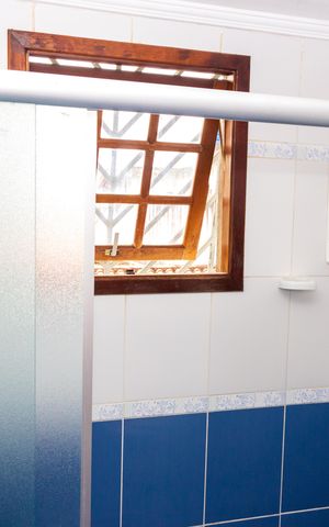 Casa à venda com 120m², 3 quartos e 3 vagasBanheiro da Suíte Edicula