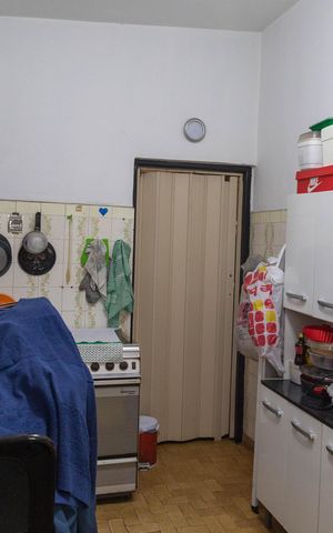 Casa à venda com 199m², 2 quartos e 5 vagas Casa à venda com 199m², 2 quartos e 5 vagasCozinha