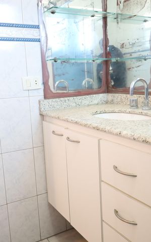 Casa para alugar com 120m², 3 quartos e 2 vagasBanheiro