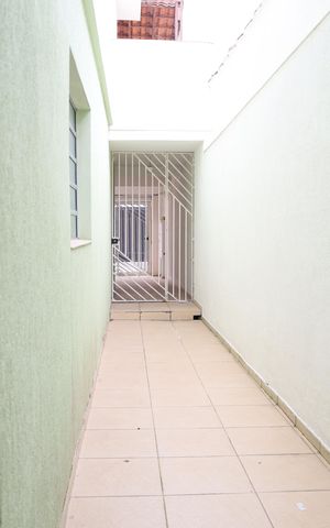 Casa para alugar com 120m², 3 quartos e 2 vagasCorredor