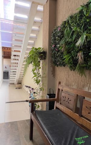 Casa à venda com 200m², 3 quartos e 4 vagas Casa à venda com 200m², 3 quartos e 4 vagasÁrea externa