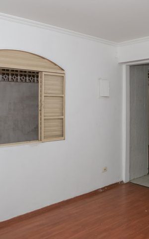 Casa à venda com 250m², 2 quartos e 2 vagas Casa à venda com 250m², 2 quartos e 2 vagas Sala/Quarto