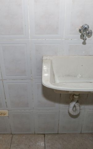 Casa à venda com 250m², 2 quartos e 2 vagas Casa à venda com 250m², 2 quartos e 2 vagasÁrea de Serviço