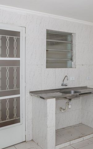 Casa à venda com 250m², 2 quartos e 2 vagas Casa à venda com 250m², 2 quartos e 2 vagasCozinha