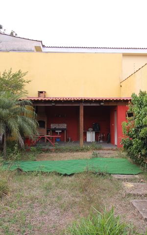 Casa à venda com 245m², 4 quartos e 6 vagasQuintal