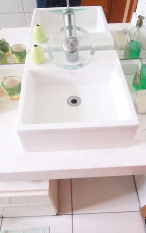 Casa à venda com 245m², 4 quartos e 6 vagasBanheiro 1