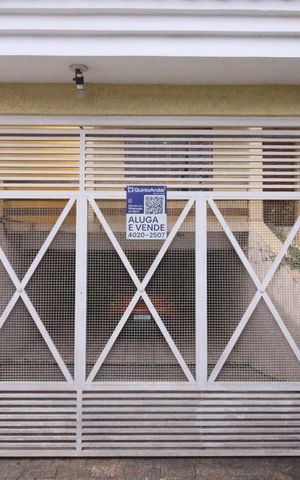 Casa à venda com 245m², 4 quartos e 6 vagasPlaca