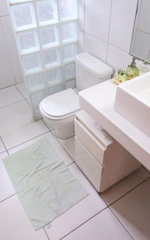 Casa à venda com 245m², 4 quartos e 6 vagasBanheiro 1