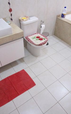 Casa à venda com 245m², 4 quartos e 6 vagasBanheiro da Suíte