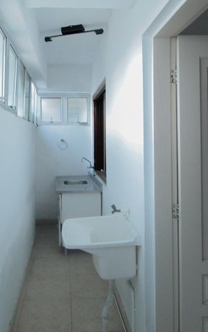 Casa à venda com 344m², 6 quartos e 5 vagas Casa à venda com 344m², 6 quartos e 5 vagasÁrea de Serviço