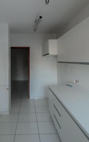 Casa à venda com 344m², 6 quartos e 5 vagas Casa à venda com 344m², 6 quartos e 5 vagasCozinha 2