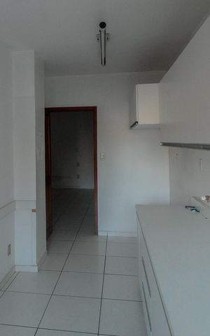 Casa à venda com 344m², 6 quartos e 5 vagas Casa à venda com 344m², 6 quartos e 5 vagasCozinha 2