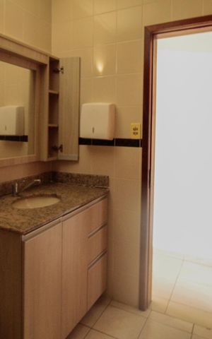 Casa à venda com 344m², 6 quartos e 5 vagas Casa à venda com 344m², 6 quartos e 5 vagasBanheiro 2