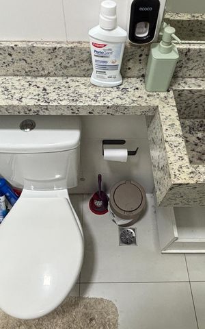 Apartamento à venda com 81m², 2 quartos e 1 vaga Apartamento à venda com 81m², 2 quartos e 1 vagaBanheiro