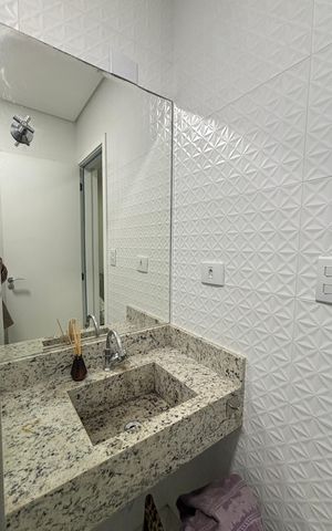 Apartamento à venda com 81m², 2 quartos e 1 vaga Apartamento à venda com 81m², 2 quartos e 1 vagaBanheiro da Suíte