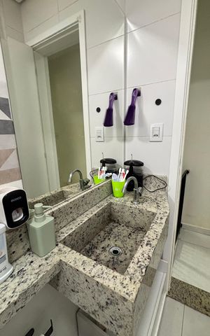 Apartamento à venda com 81m², 2 quartos e 1 vaga Apartamento à venda com 81m², 2 quartos e 1 vagaBanheiro