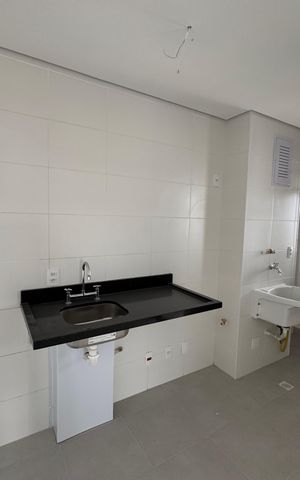 Apartamento à venda com 64m², 2 quartos e 2 vagasCozinha e Área de Serviço