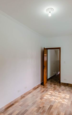 Casa à venda com 197m², 4 quartos e 2 vagas Casa à venda com 197m², 4 quartos e 2 vagasSuíte 2