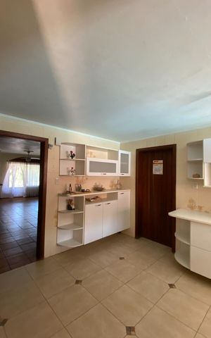 Casa à venda com 300m², 4 quartos e 5 vagas