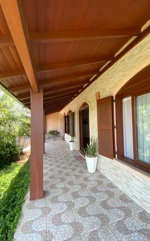 Casa à venda com 300m², 4 quartos e 5 vagas