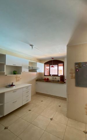 Casa à venda com 300m², 4 quartos e 5 vagas