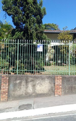 Casa à venda com 200m², 4 quartos e 2 vagas Casa à venda com 200m², 4 quartos e 2 vagasplaca instalada 06/08/2025 GANU-81