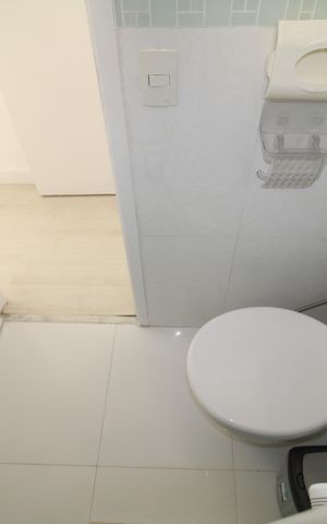 Apartamento à venda com 72m², 2 quartos e 2 vagasBanheiro 1