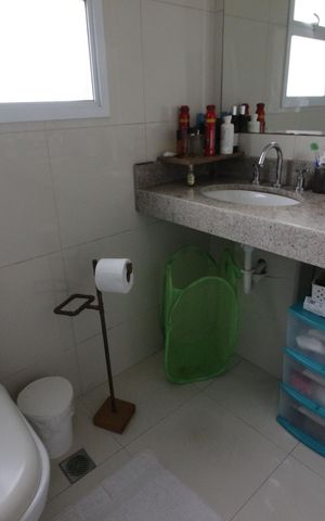 Apartamento à venda com 137m², 3 quartos e 2 vagasBanheiro da Suíte 1