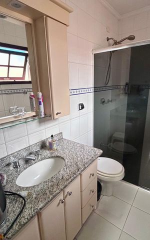 Casa à venda com 206m², 3 quartos e 2 vagas Casa à venda com 206m², 3 quartos e 2 vagasBanheiro da Suíte 2