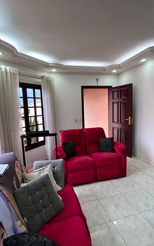 Casa à venda com 206m², 3 quartos e 2 vagas Casa à venda com 206m², 3 quartos e 2 vagasSala
