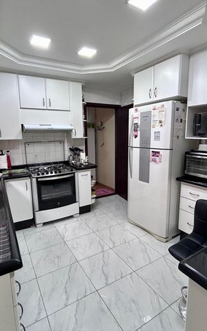 Casa à venda com 206m², 3 quartos e 2 vagas Casa à venda com 206m², 3 quartos e 2 vagasCozinha