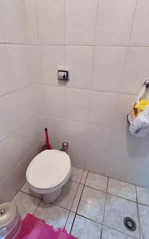 Casa à venda com 206m², 3 quartos e 2 vagas Casa à venda com 206m², 3 quartos e 2 vagasLavabo 2
