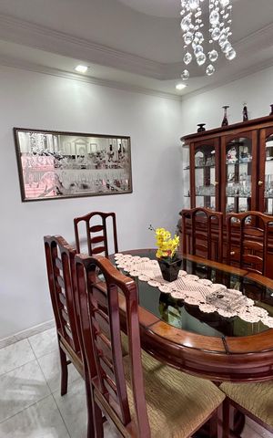 Casa à venda com 206m², 3 quartos e 2 vagas Casa à venda com 206m², 3 quartos e 2 vagasCopa