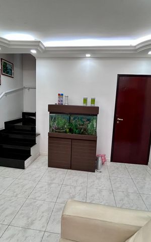 Casa à venda com 206m², 3 quartos e 2 vagas Casa à venda com 206m², 3 quartos e 2 vagasSala