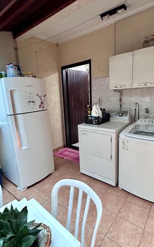 Casa à venda com 206m², 3 quartos e 2 vagas Casa à venda com 206m², 3 quartos e 2 vagasÁrea de Serviço