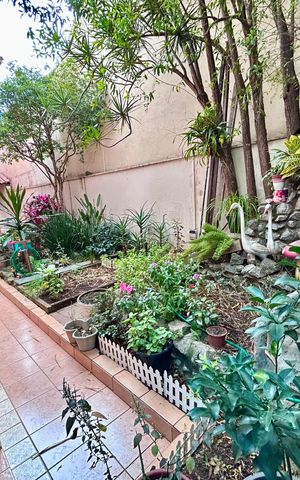 Casa à venda com 206m², 3 quartos e 2 vagas Casa à venda com 206m², 3 quartos e 2 vagasQuintal
