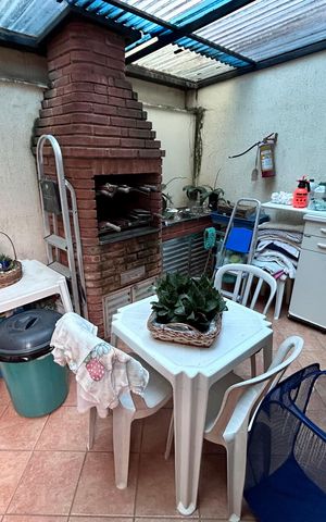 Casa à venda com 206m², 3 quartos e 2 vagas Casa à venda com 206m², 3 quartos e 2 vagasÁrea de Serviço