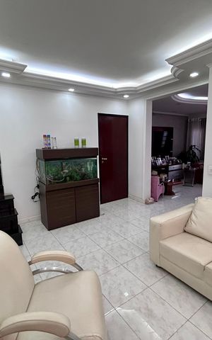 Casa à venda com 206m², 3 quartos e 2 vagas Casa à venda com 206m², 3 quartos e 2 vagasSala