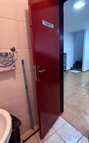 Casa à venda com 206m², 3 quartos e 2 vagas Casa à venda com 206m², 3 quartos e 2 vagasLavabo 2