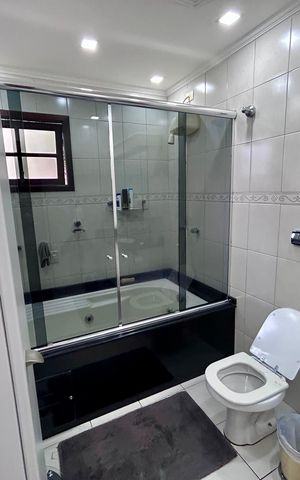 Casa à venda com 206m², 3 quartos e 2 vagas Casa à venda com 206m², 3 quartos e 2 vagasBanheiro da Suíte 1