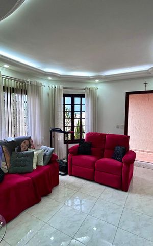 Casa à venda com 206m², 3 quartos e 2 vagas Casa à venda com 206m², 3 quartos e 2 vagasSala