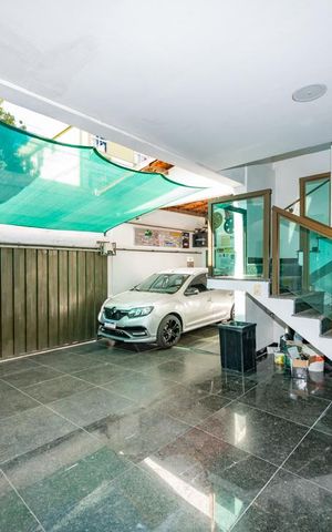 Casa à venda com 401m², 8 quartos e 4 vagasGaragem