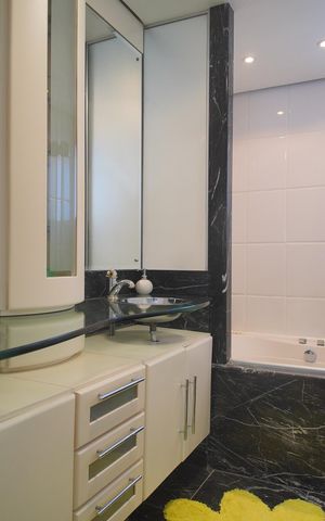 Apartamento à venda com 340m², 3 quartos e 3 vagasBanheiro da Suíte