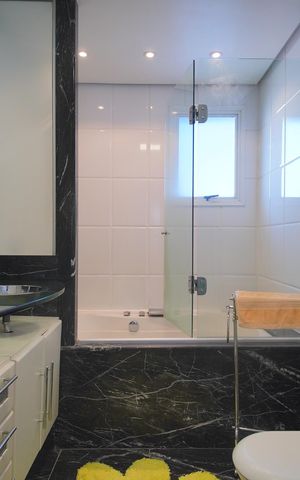 Apartamento à venda com 340m², 3 quartos e 3 vagasBanheiro da Suíte
