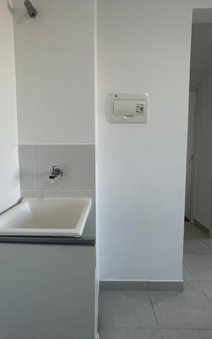 Apartamento à venda com 32m², 2 quartos e sem vaga Apartamento à venda com 32m², 2 quartos e sem vagaCozinha e Área de Serviço