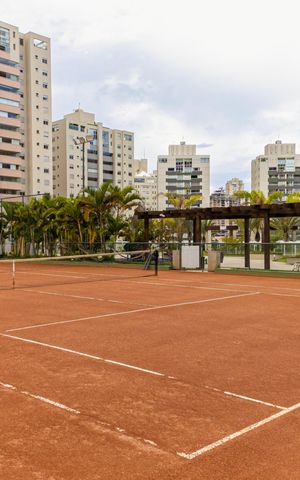 Apartamento à venda com 115m², 3 quartos e 2 vagas Apartamento à venda com 115m², 3 quartos e 2 vagasÁrea Comum - Quadra de Tênis